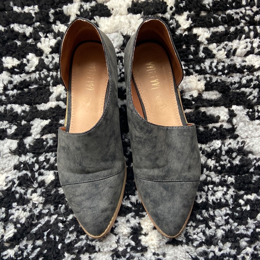 Gray shoe